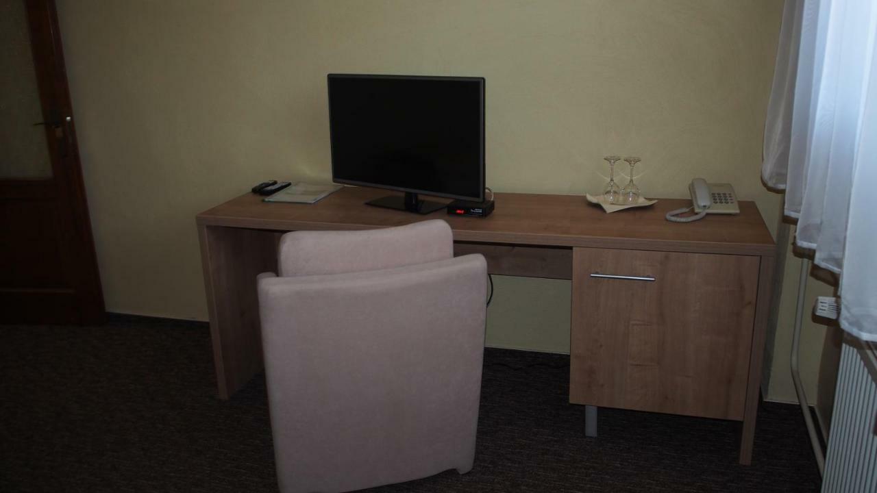Hotel Slnecny Dvor ميشالوفيتسي المظهر الخارجي الصورة